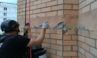 Обследование фасада здания в Новороссийске в октябре